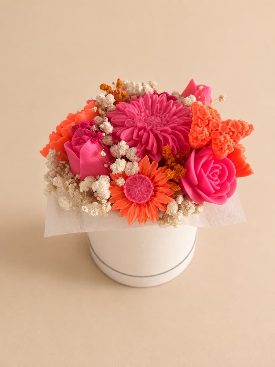 Bouquet en cire fuchsia et orange vif